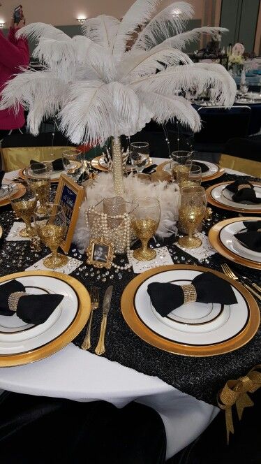 16b294dd4df459d0e7c92d8dd7c8ff79–gaspy-theme-party-great-gatsby-party- decorations-centerpieces